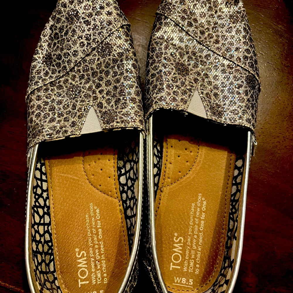Tom’s grey speckled